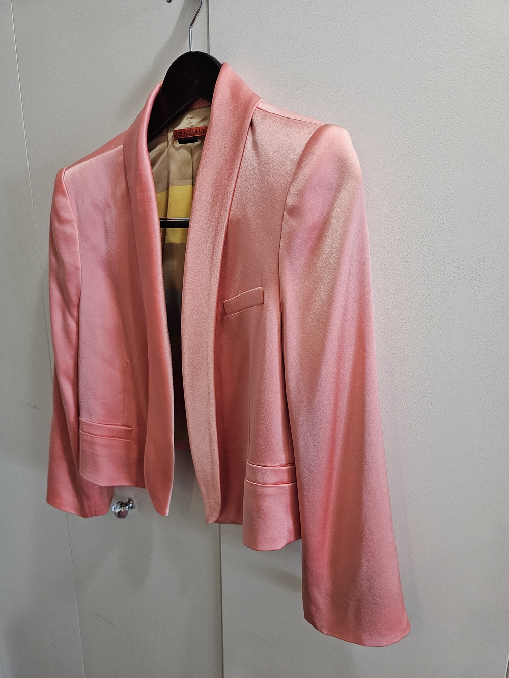 Alice + Olivia Cropped Blazer Coral Pink – Size L